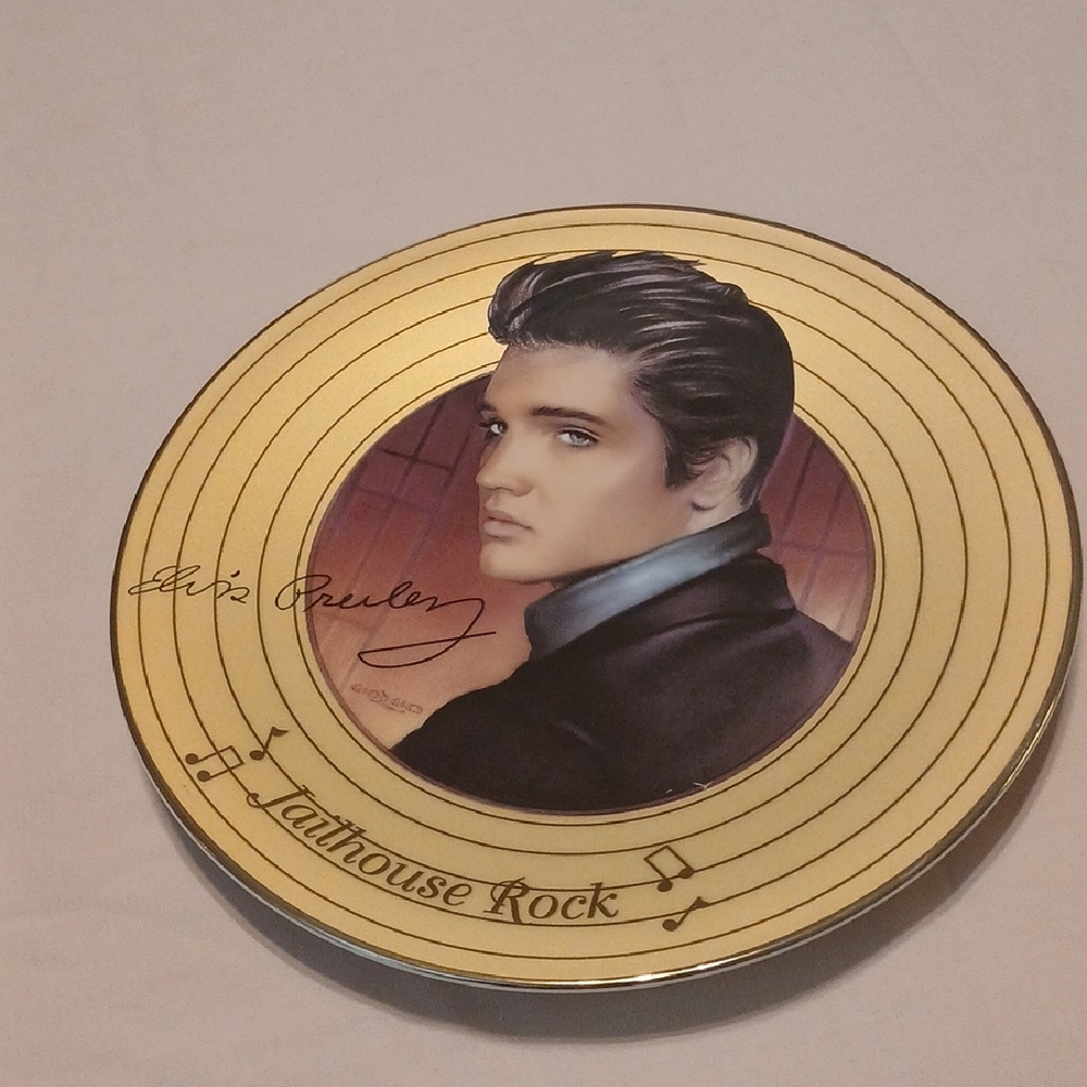 Elvis Presley Commemorative Wall Plate